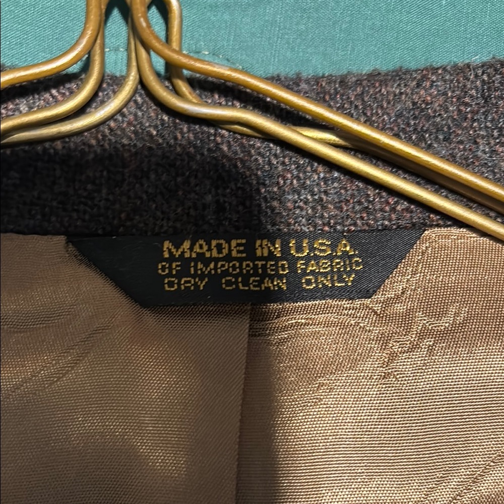 Men's Custom Brown Blazer, (Med) and Dress Pants, Waist 18in Inseam 27in, - Picture 5 of 6